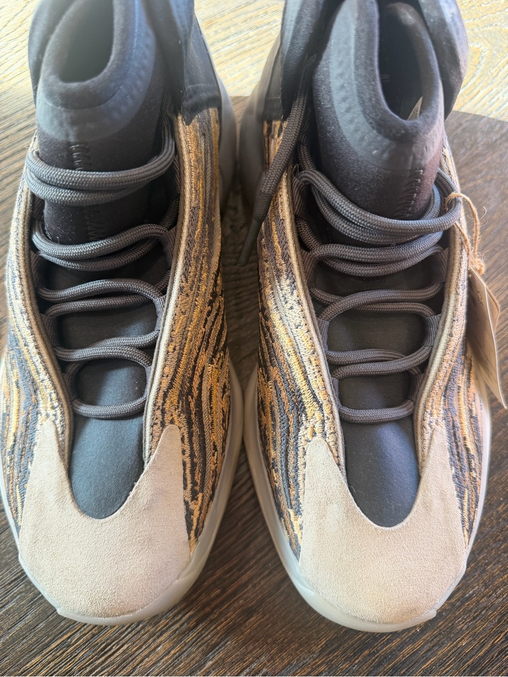 adidas Yeezy Quantum Amber Tint (2021) size 11 men’s - Picture 4 of 11